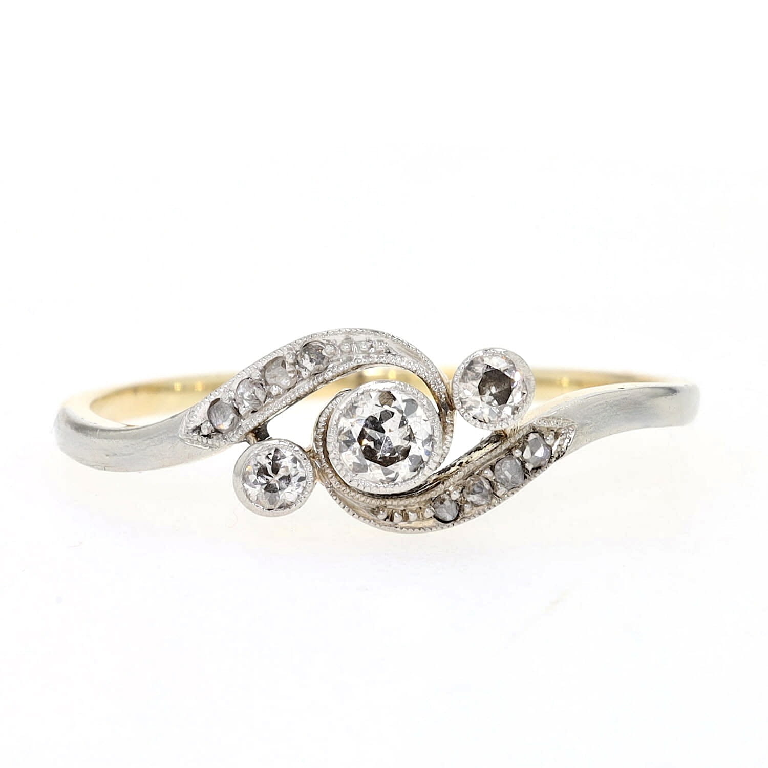 Jugendstil Ring in 585er Gelbgold mit Diamanten und Platin , liegend frontal