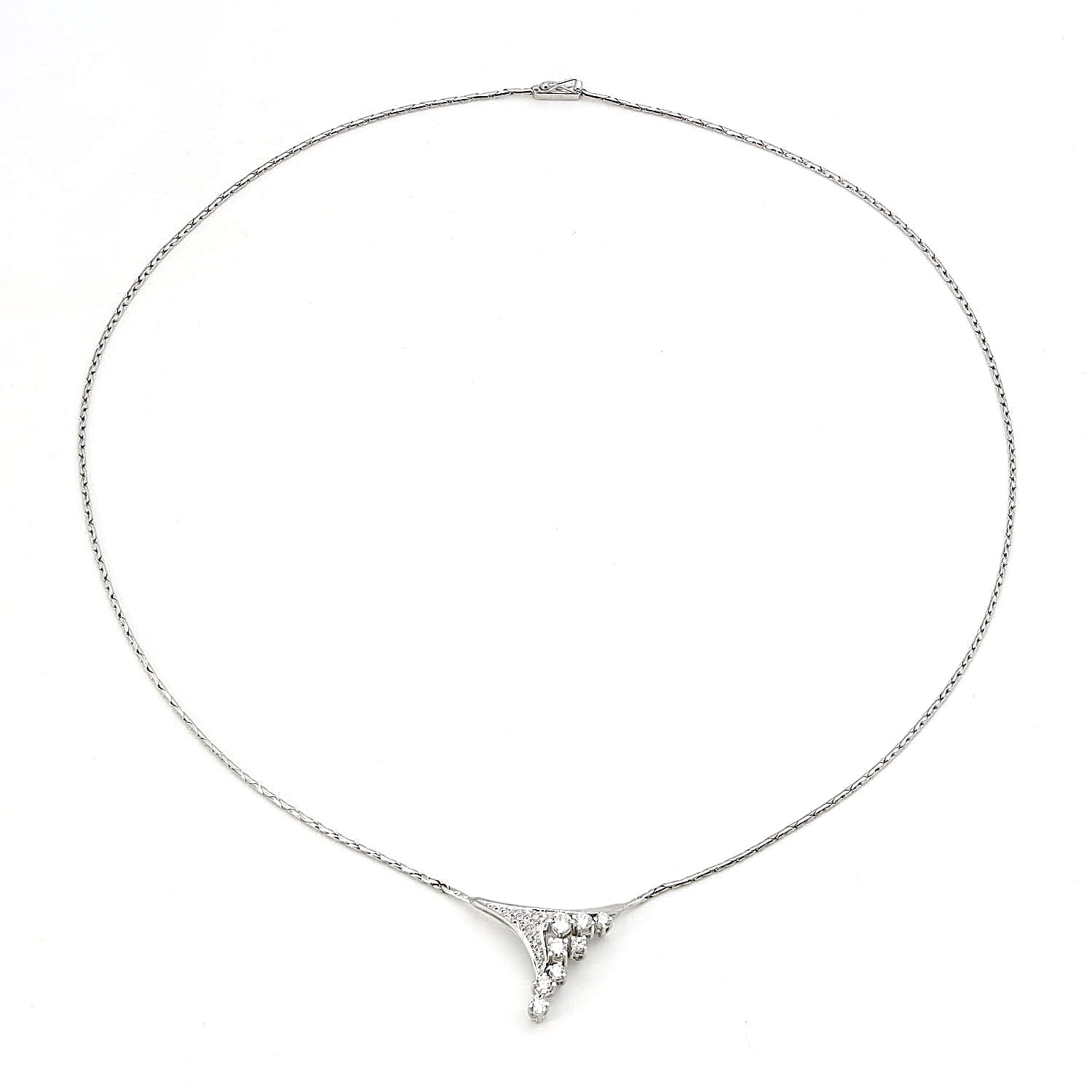 Necklace in 585 white gold with a total of approx. 0.70 ct Brilliants and diamonds, lying closed top view