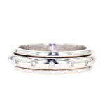 Game ring in 750 white gold Brilliants, lying frontally