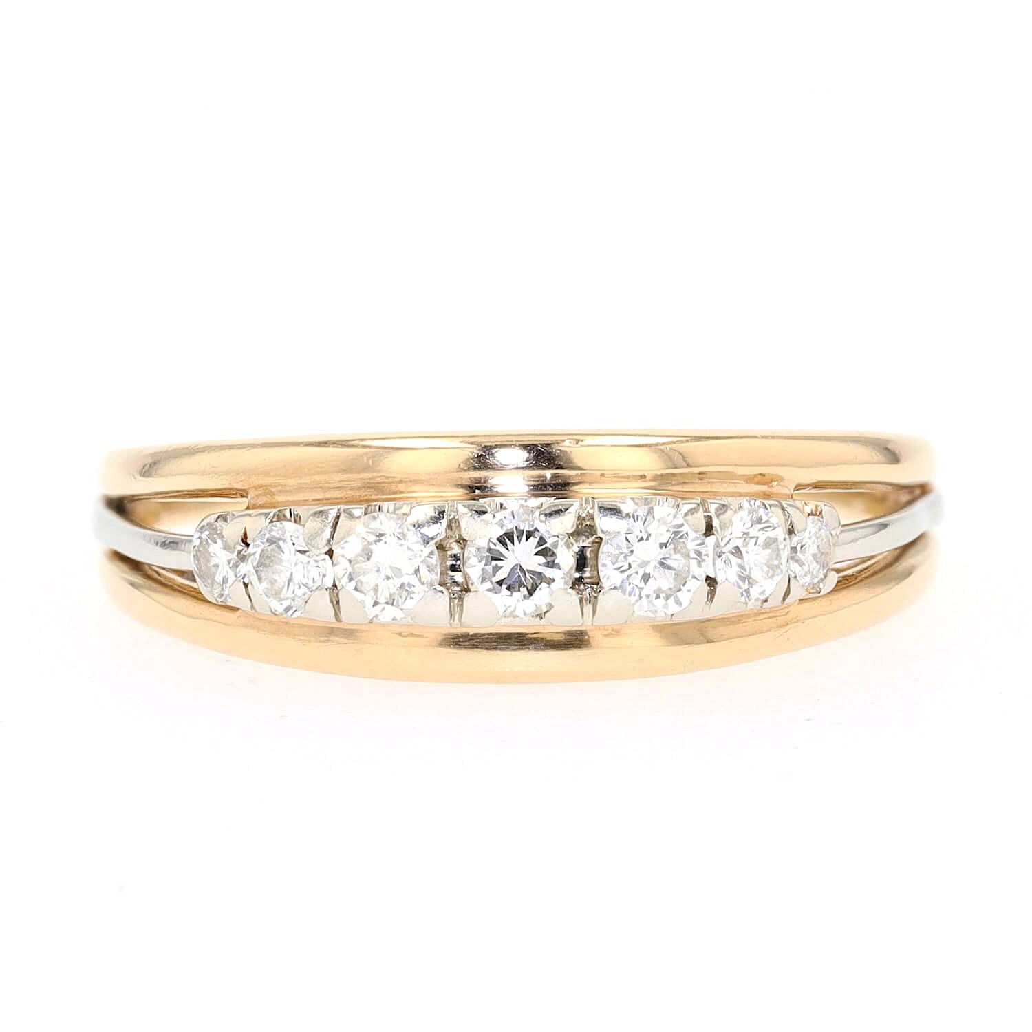 Ring in 750er Gelbgold mit Brillanten, liegend frontal