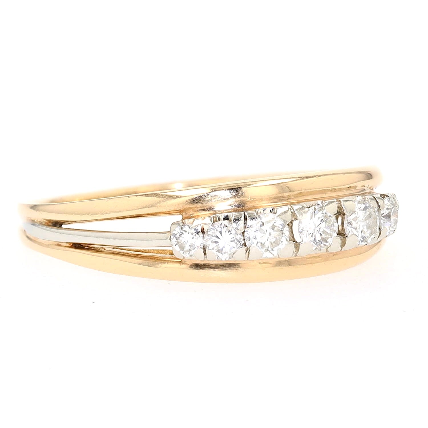Ring in 750 yellow gold Brilliants, lying on the right