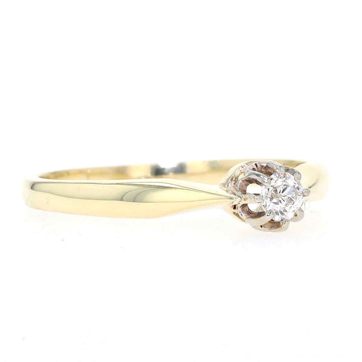 Ring in 585 yellow gold with a 0.12 ct Brilliants Lying frontally turned slightly to the right