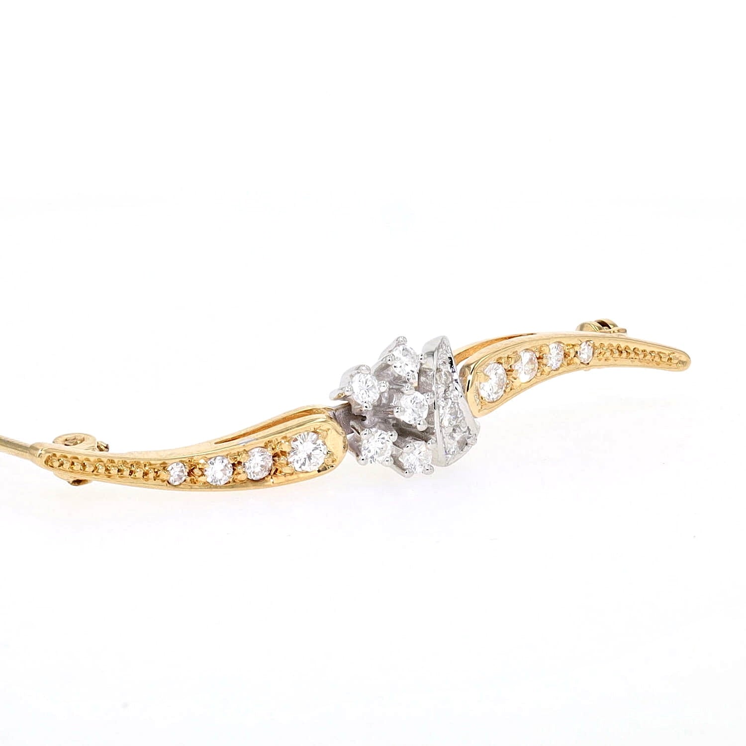 Brosche in 585er Bicolor Gold mit insgesamt ca. 0,43 ct Diamanten und Brillanten, liegend rechts gedreht
