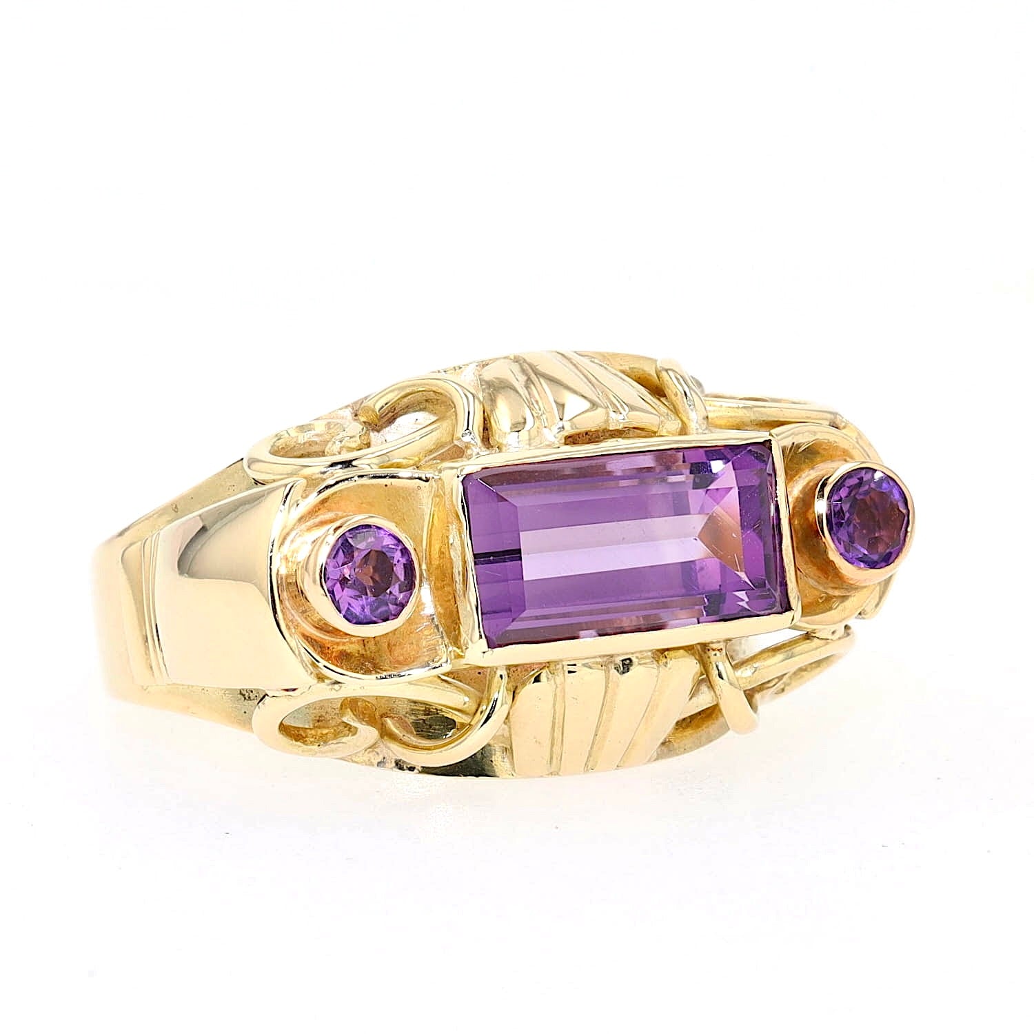 Vintage Ring in 585er Gelbgold mit Amethysten, liegend rechts gedreht