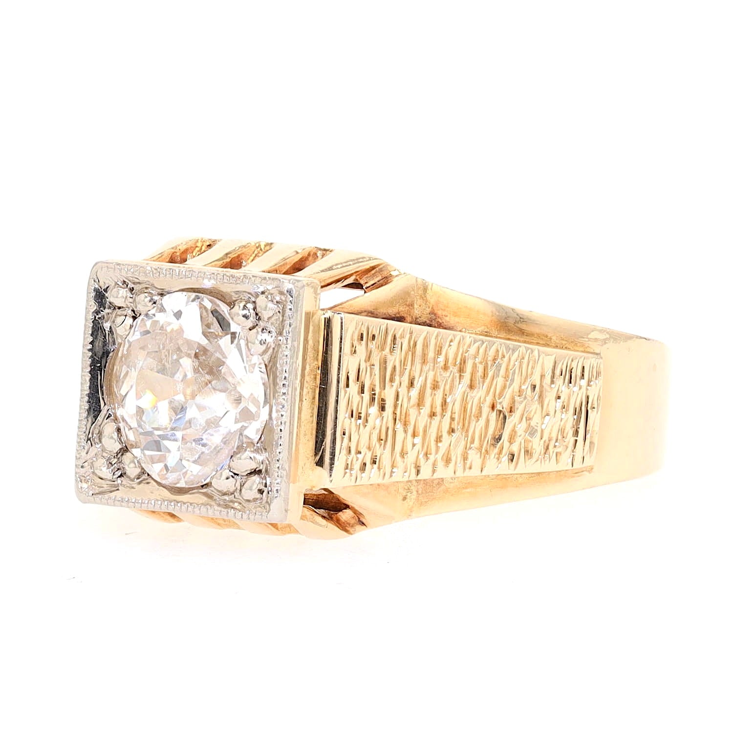 Ring in 585er Gelbgold mit einem ca. 0,95 ct Diamanten, liegend links gedreht