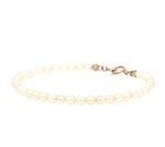 Zartes Zuchtperlenarmband mit einem Schloss aus 585er Gelbgold, liegend geschlossen