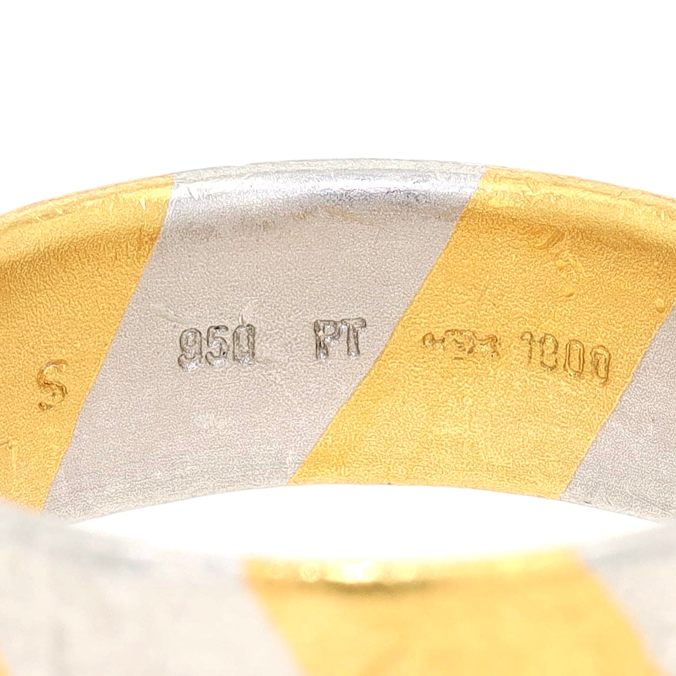 Niessing ring in 950 platinum with 1000 gold plating, manufacturer's hallmark