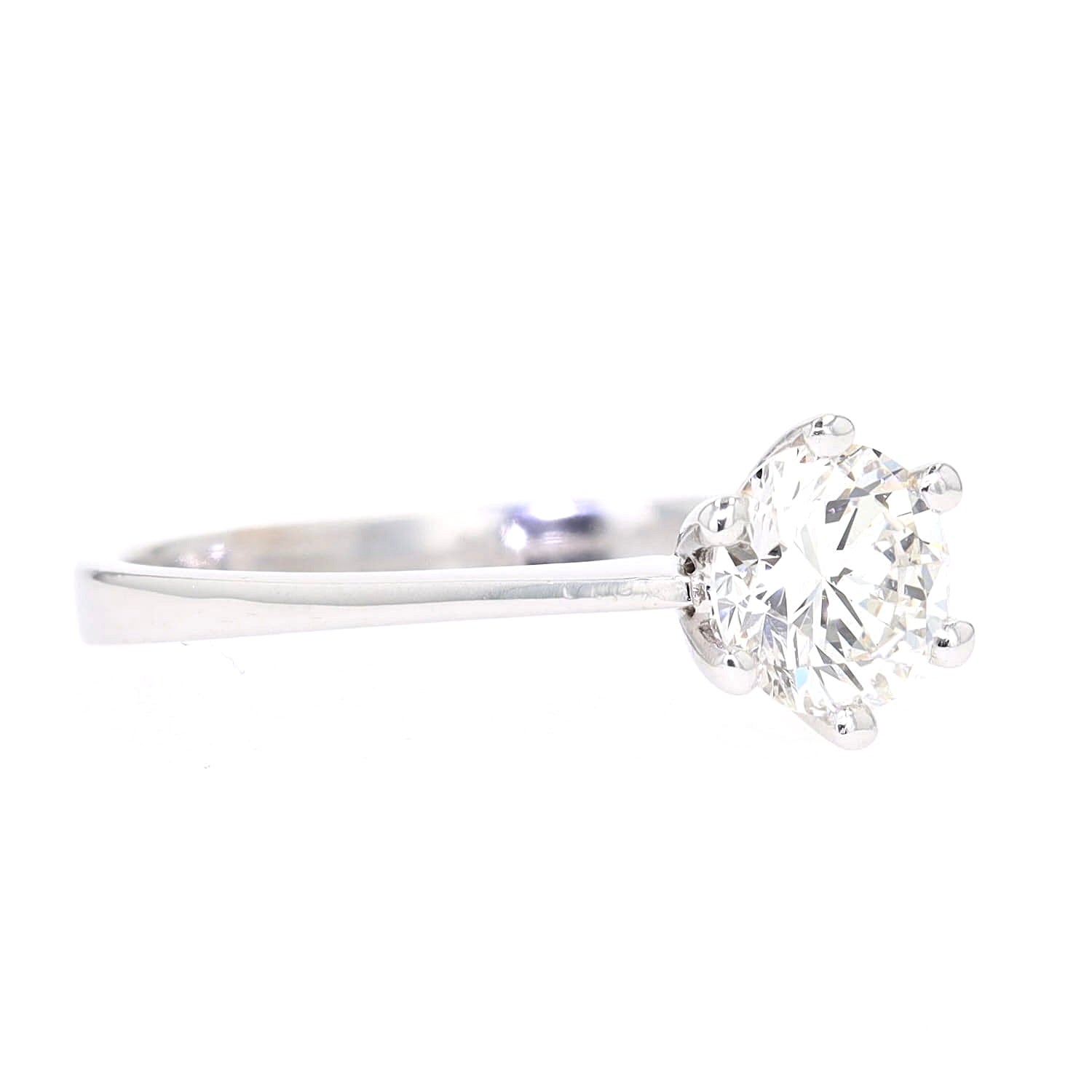 Solitaire ring in 750 white gold with a brilliant approx. 0.90 ct, turned lying right