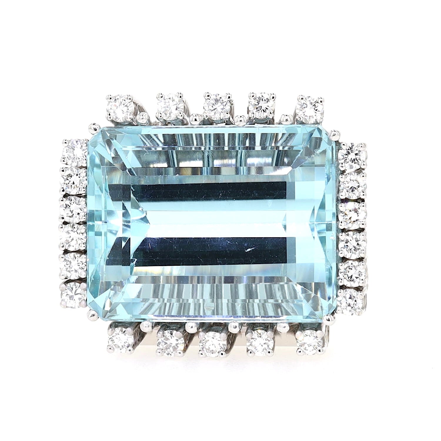 Pendant in 585 white gold with a 25 ct aquamarine and Brilliants, lying frontally