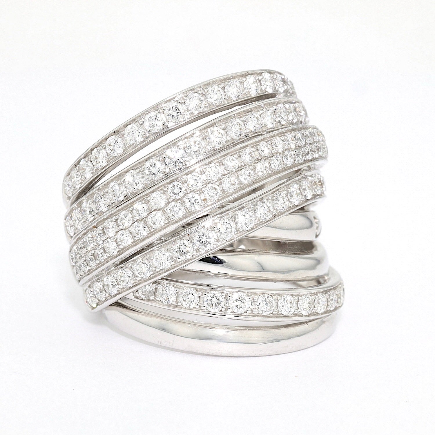 K di Kuore Cross over ring in 750 white gold with a total of approx. 1.15 ct Brilliants, standing frontally turned to the right