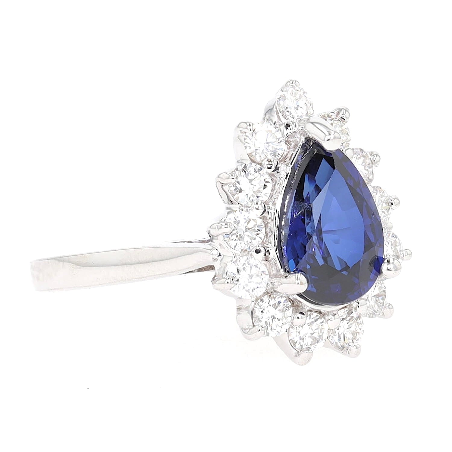 Ring in 585 white gold with a sapphire and brilliants