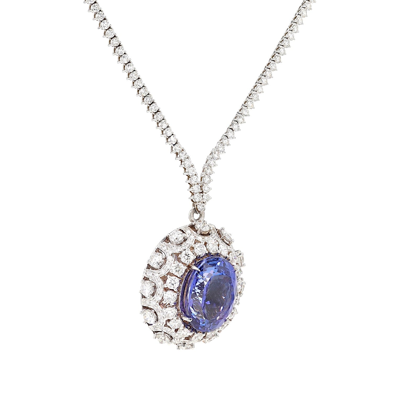 Magnificent necklace in 585 white gold with a large tanzanite and a total of approx. 10.5 carats Brilliants, hanging turned right