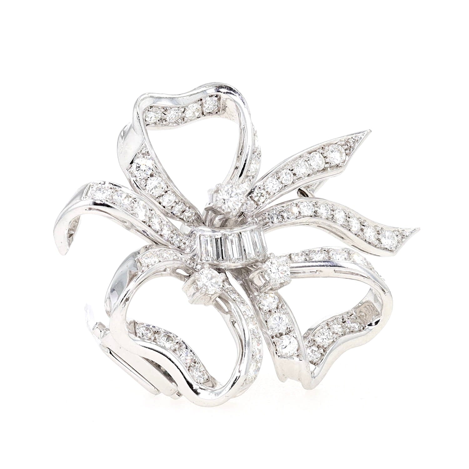 Bow brooch in 750 white gold with a total of approx. 1.9 ct Brilliants and diamonds, turned in reverse