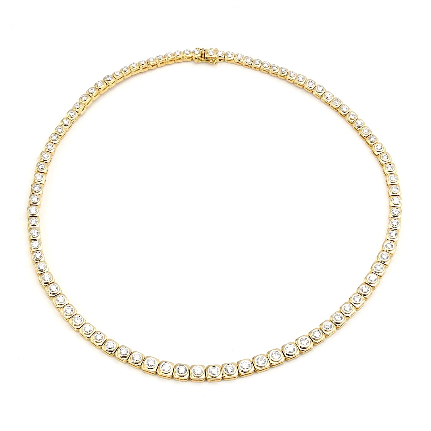 Tennis necklace in 750 yellow gold with a total of approx. 5.0 ct Brilliants, lying closed