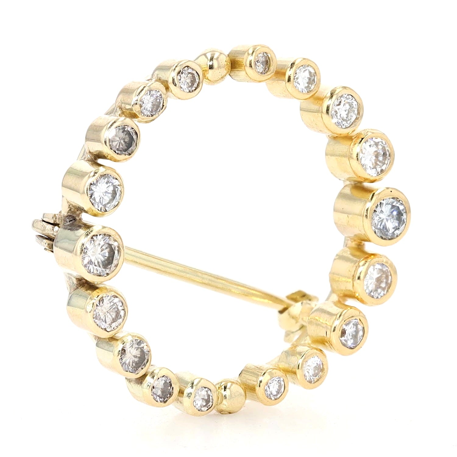 brooch in 585 yellow gold with approx. 0.40 ct Brilliants, standing turned to the right